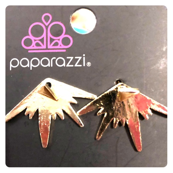 paparazzi Jewelry - Last Pair of Paparazzi!💍Paparazzi post earrings